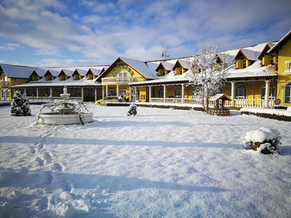 Hotel Zamecek Mikulov Exteriör bild